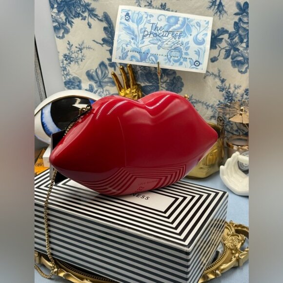 🆕 LULU GUINNESS 🧿 NWT Large Red Iconic Lips Perspex Clutch on a Chain Bag - Picture 7 of 16